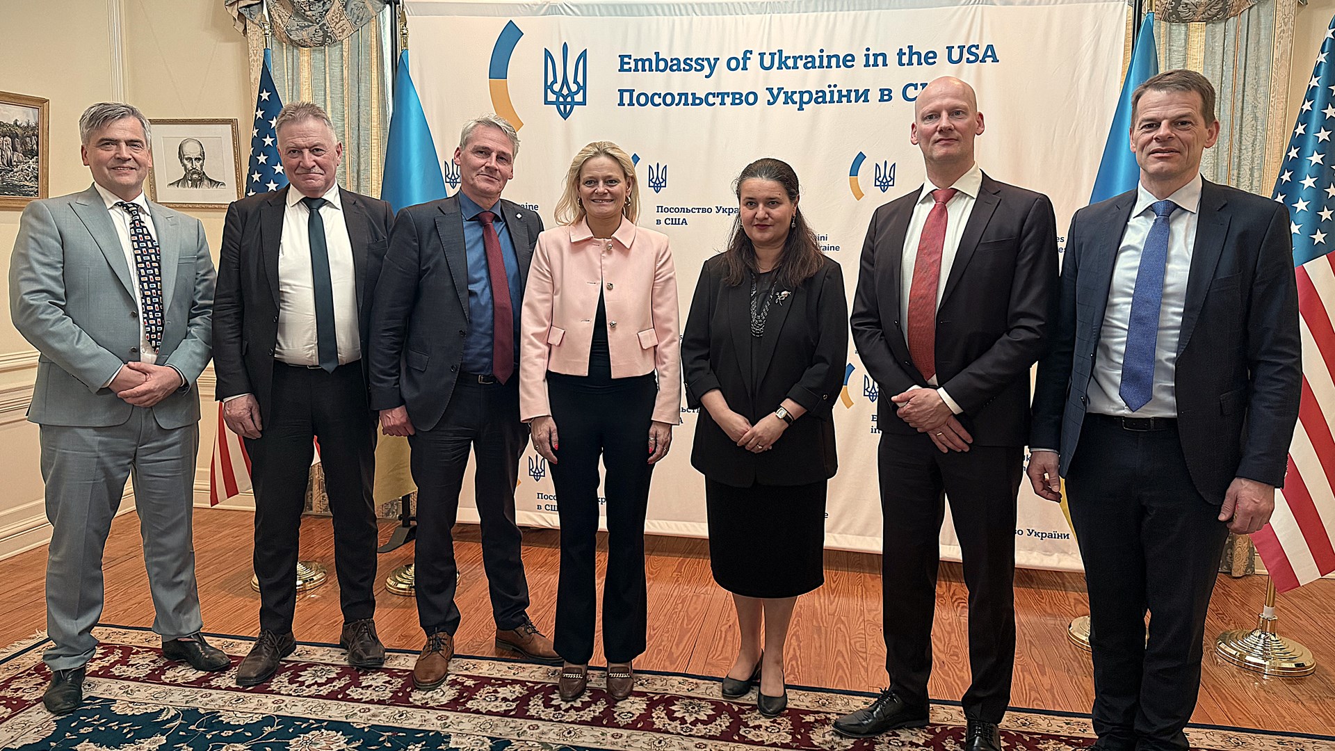 Nevndarlimirnir Saman Við Føroyska Sendimanninum Og Oksana Markarova, Ukrainsku Sendikvinnuni 2.0