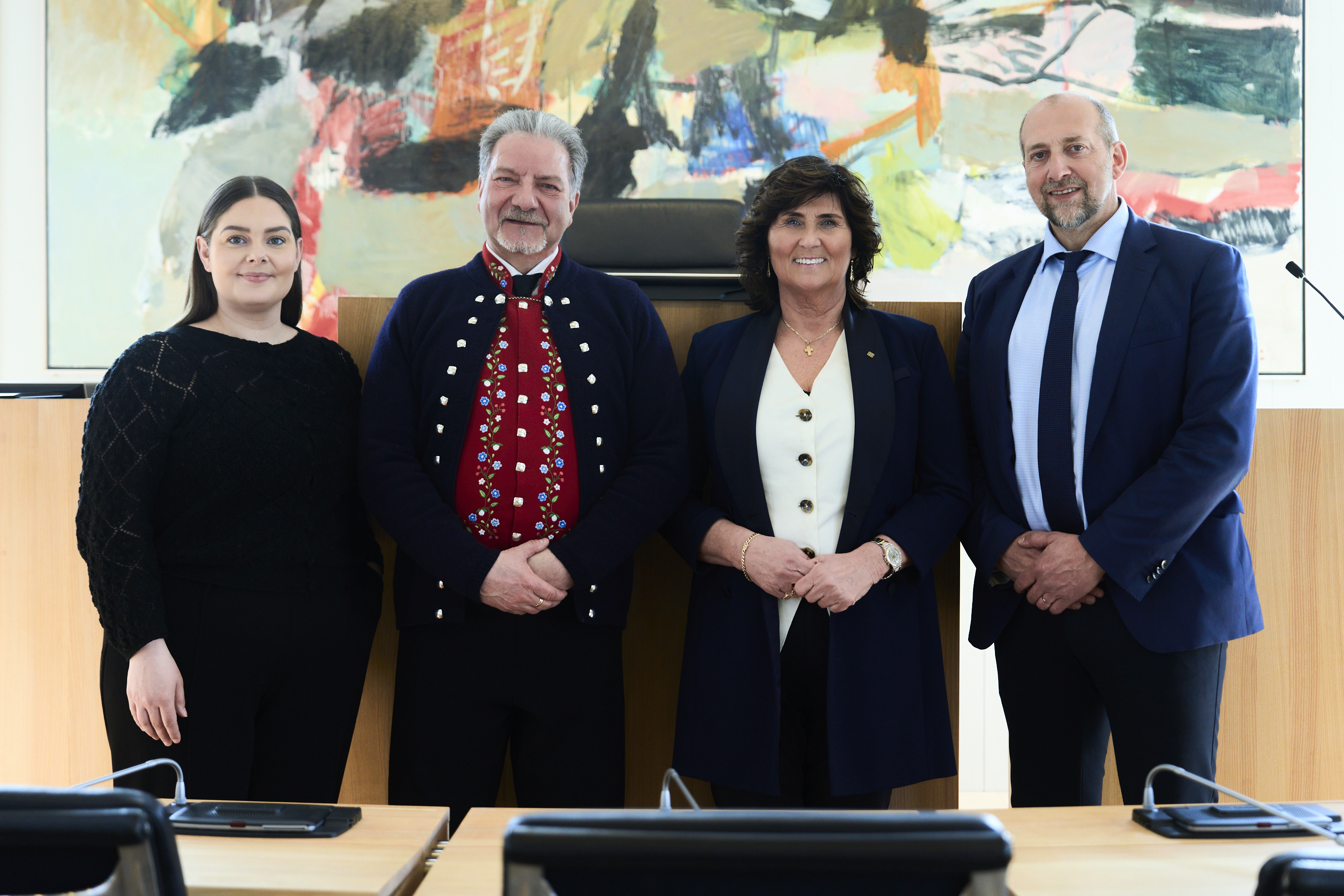 Formansskapur Løgtingsins: Frá vinstru Hervør Pálsdóttir, 2. næstforkvinna, Johan Dahl, løgtingsformaður, Elsebeth Mercedis Gunnleygsdóttur, 1. næstforkvinna og Jóhannis Joensen, 3. næstformaður.