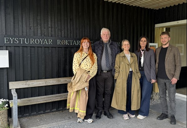 Trivnaðarnevndin og Jóngerð Guttesen, uttan fyri Eysturoyar Røktar- og Ellisheim